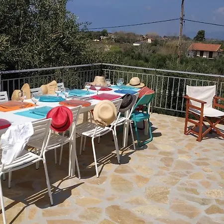 Сasa de vacaciones 6 Bedrooms House With Sea View Furnished Garden And Wifi At Kakovatos Neochori (Zacharo)
