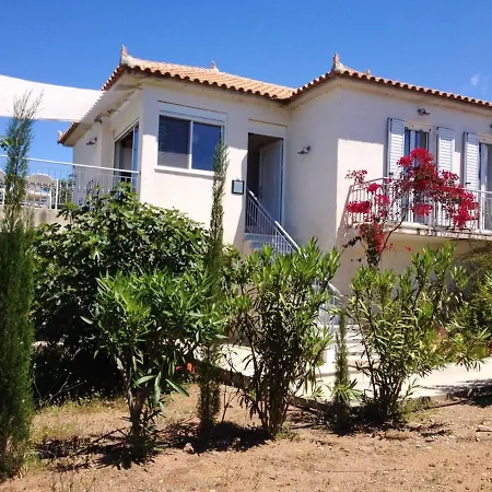 Сasa de vacaciones 6 Bedrooms House With Sea View Furnished Garden And Wifi At Kakovatos *