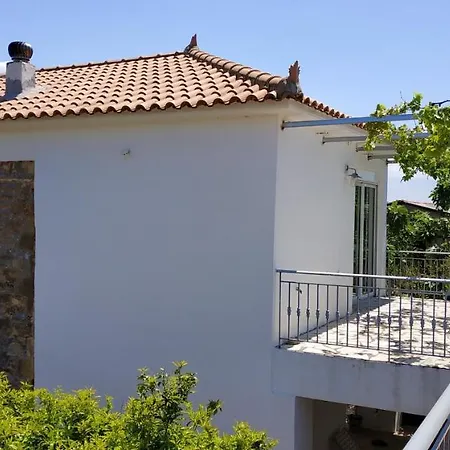 Сasa de vacaciones 6 Bedrooms House With Sea View Furnished Garden And Wifi At Kakovatos