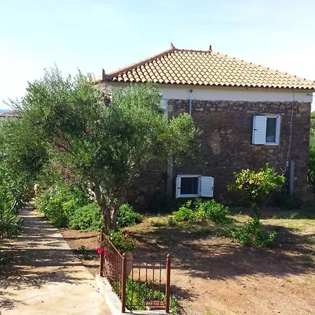 Сasa de vacaciones 6 Bedrooms House With Sea View Furnished Garden And Wifi At Kakovatos Neochori (Zacharo)